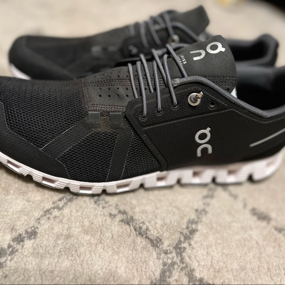 Men’s size 10 ONs